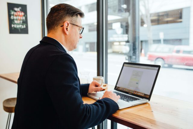 Rozbudowywanie sieci kontaktów na LinkedInie