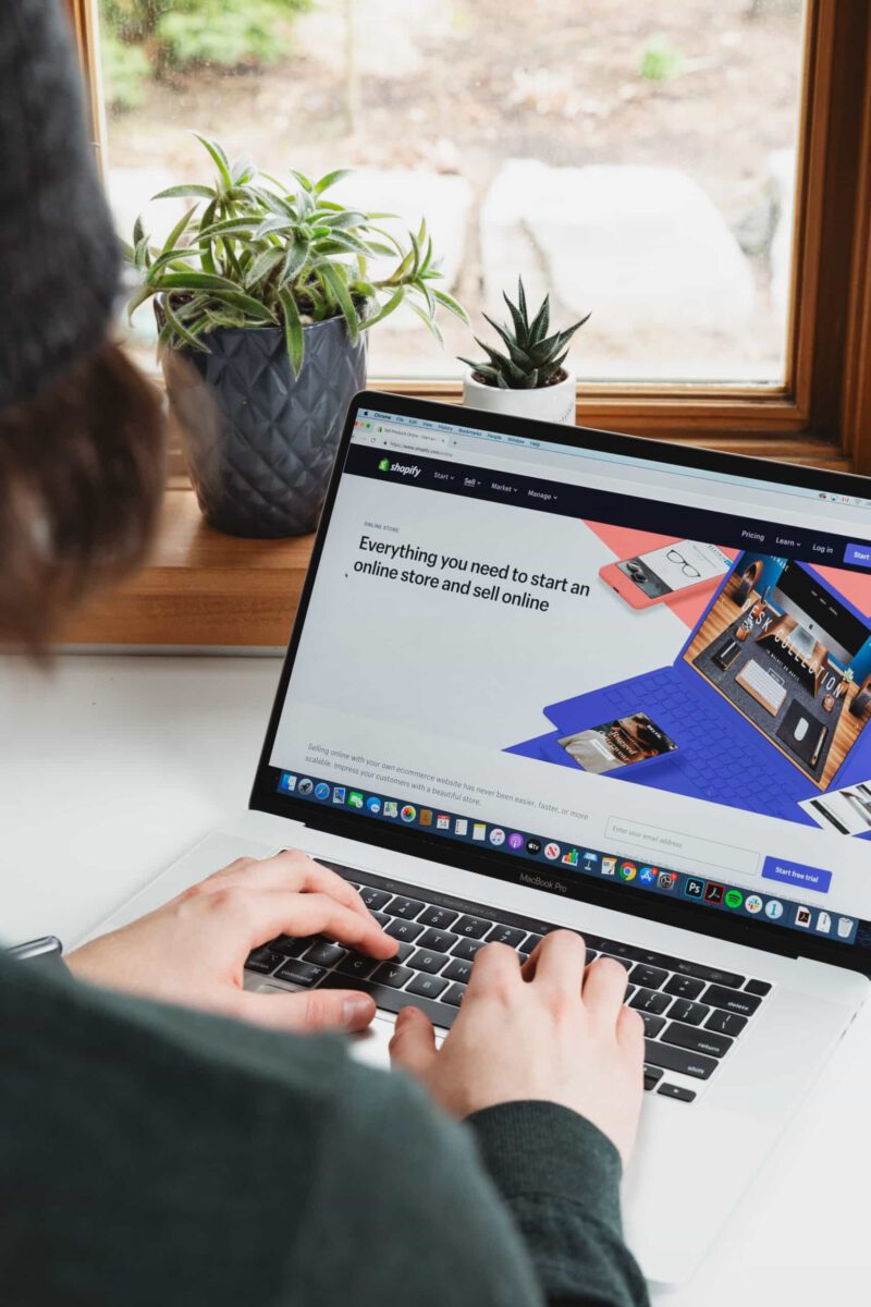 Nie znasz się na technologii? Nie rezygnuj z biznesu online!