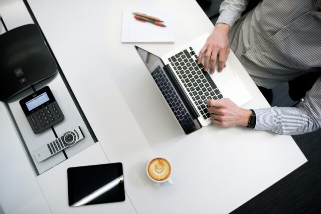 Najczęstsze pytania dotyczące używania CMS w E-commerce