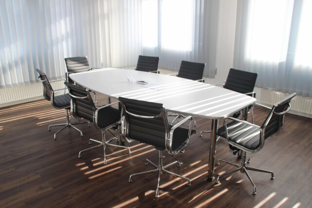 Wewnętrzny specjalista czy zewnętrzna agencja SEO