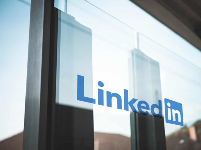 LinkedIn jako wsparcie sprzedaży sklepów? Czy to ma sens?