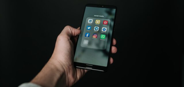 pexels-magnus-mueller-2818118