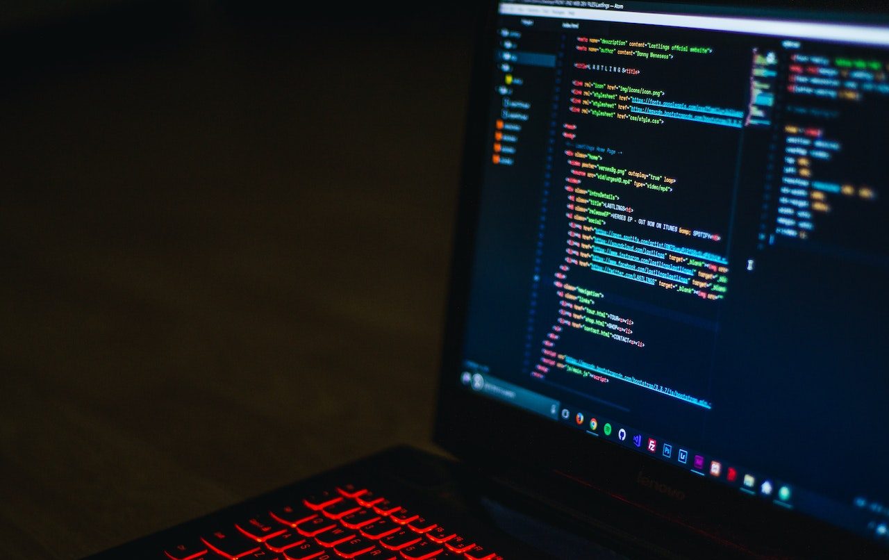 Jak JavaScript wpływa na SEO strony internetowej?