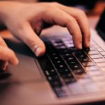 Boty i ruch generowany automatycznie. Jaki mają wpływ na pozycjonowanie?