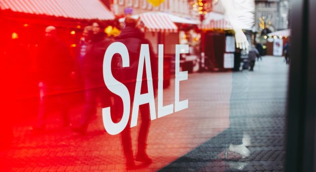 Tania reklama – czy to dobry sposób na marketing?