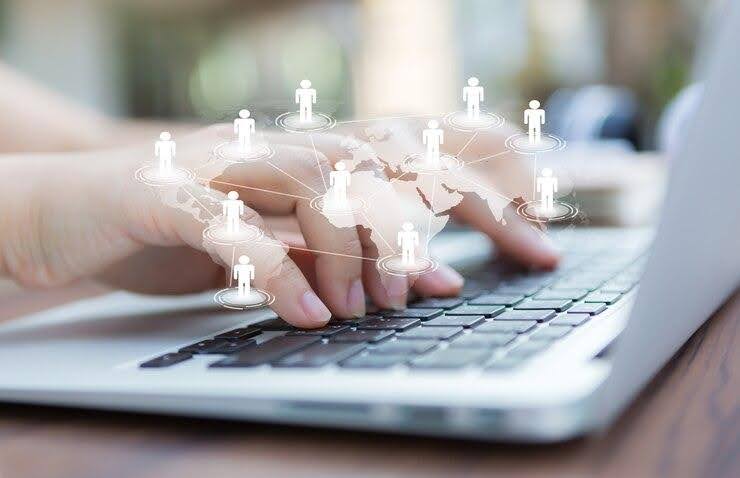 Szum informacyjny – czym jest i jak działa?