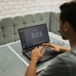Za co odpowiada prompt engineer?
