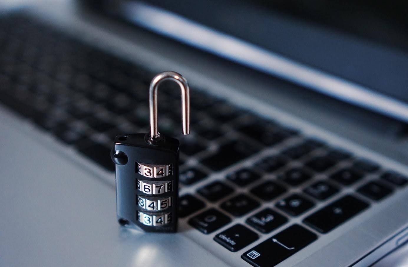 Co to jest keylogger? Jak wykryć czy nie padło się ofiarą?