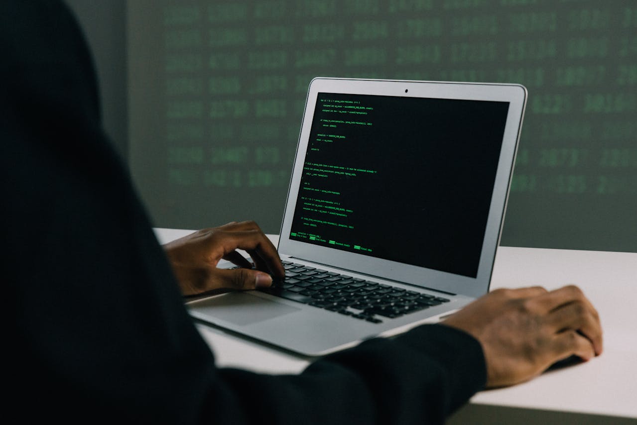 Co to jest atak ransomware? Definicja i przykłady zabezpieczeń