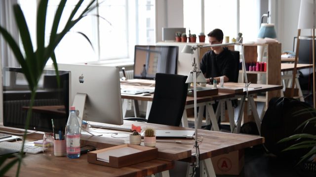 Bootstrapping dla przedsiębiorców - jak rozwinąć firmę z minimalnym budżetem?