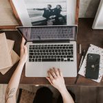 Czym są słowa łączące (linking words) w SEO? Lista i przykłady zastosowań.