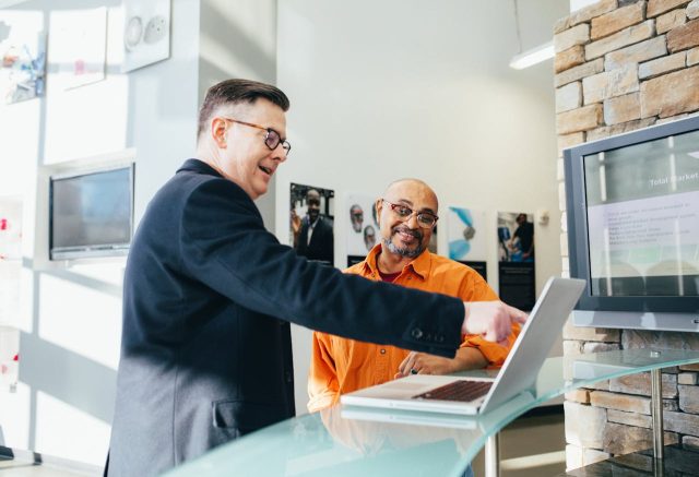 Czym jest i na czym polega marketing doświadczeń? Definicja i przykłady