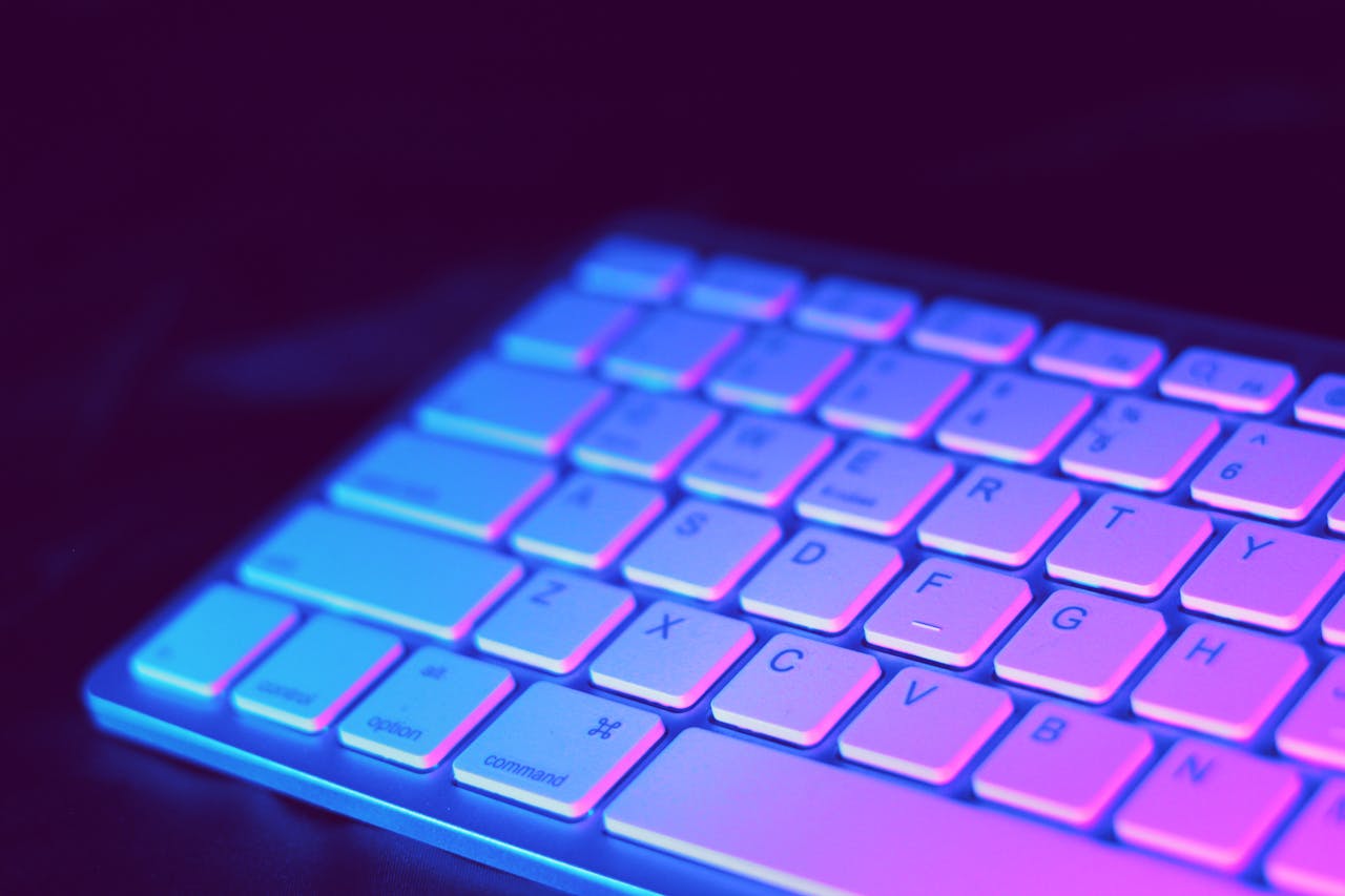 Co oznacza termin "preload fonts" na stronach internetowych? Czy takie wdrożenie jest ważne?