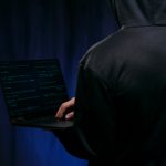 Dark web, darknet, deep web - co to jest? Jak do niego wejść?