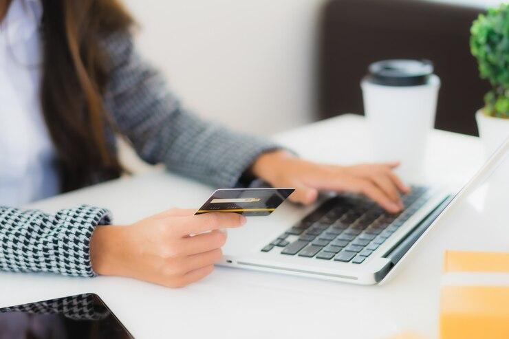 Co najlepiej się sprzedaje? Statystyki e-commerce 2024 i prognozy 2025