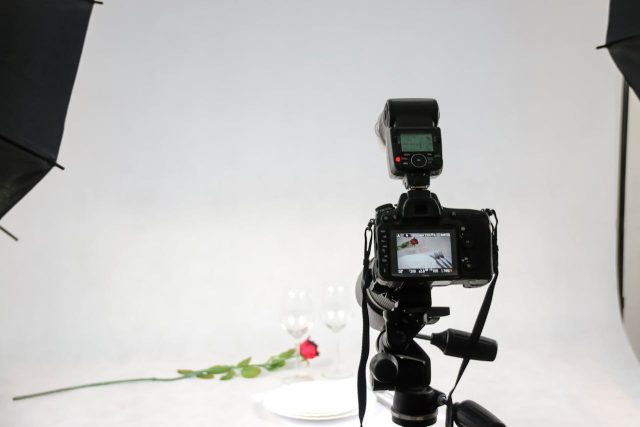 Fotografia produktowa w domu — jak zrobić profesjonalne zdjęcia dla swojego sklepu internetowego?