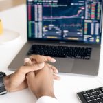 Jak wdrożyć strategię cen neutralnych w sklepie internetowym, aby przyciągnąć klientów?