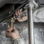 Jak skutecznie promować usługi hydrauliczne w internecie? Reklama hydraulika – poradnik