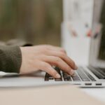 Jak działa code splitting? Szybsze aplikacje w Angularze i React dzięki podziałowi kodu