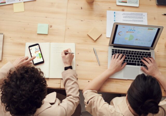 Intranet – co to, jak działa i do czego służy?