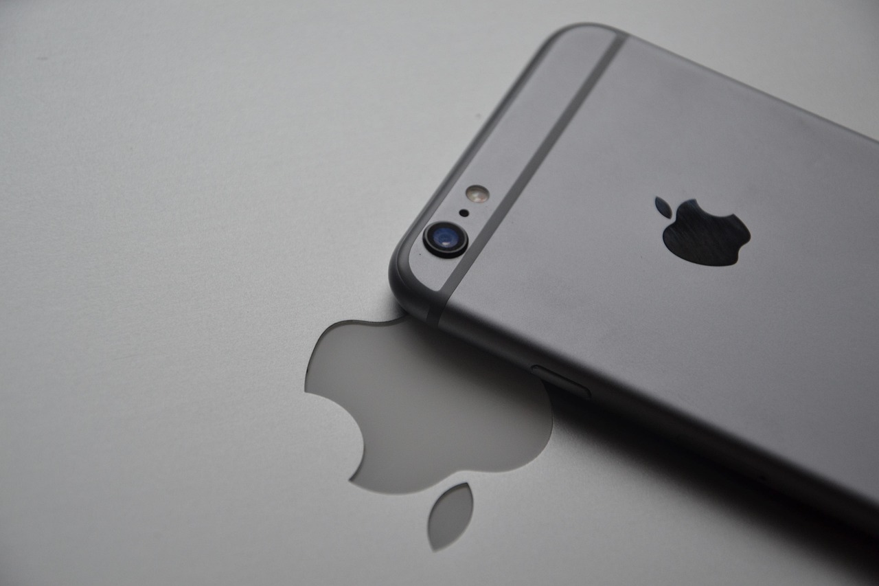Apple Intelligence – co to jest, jak działa i jak to włączyć?