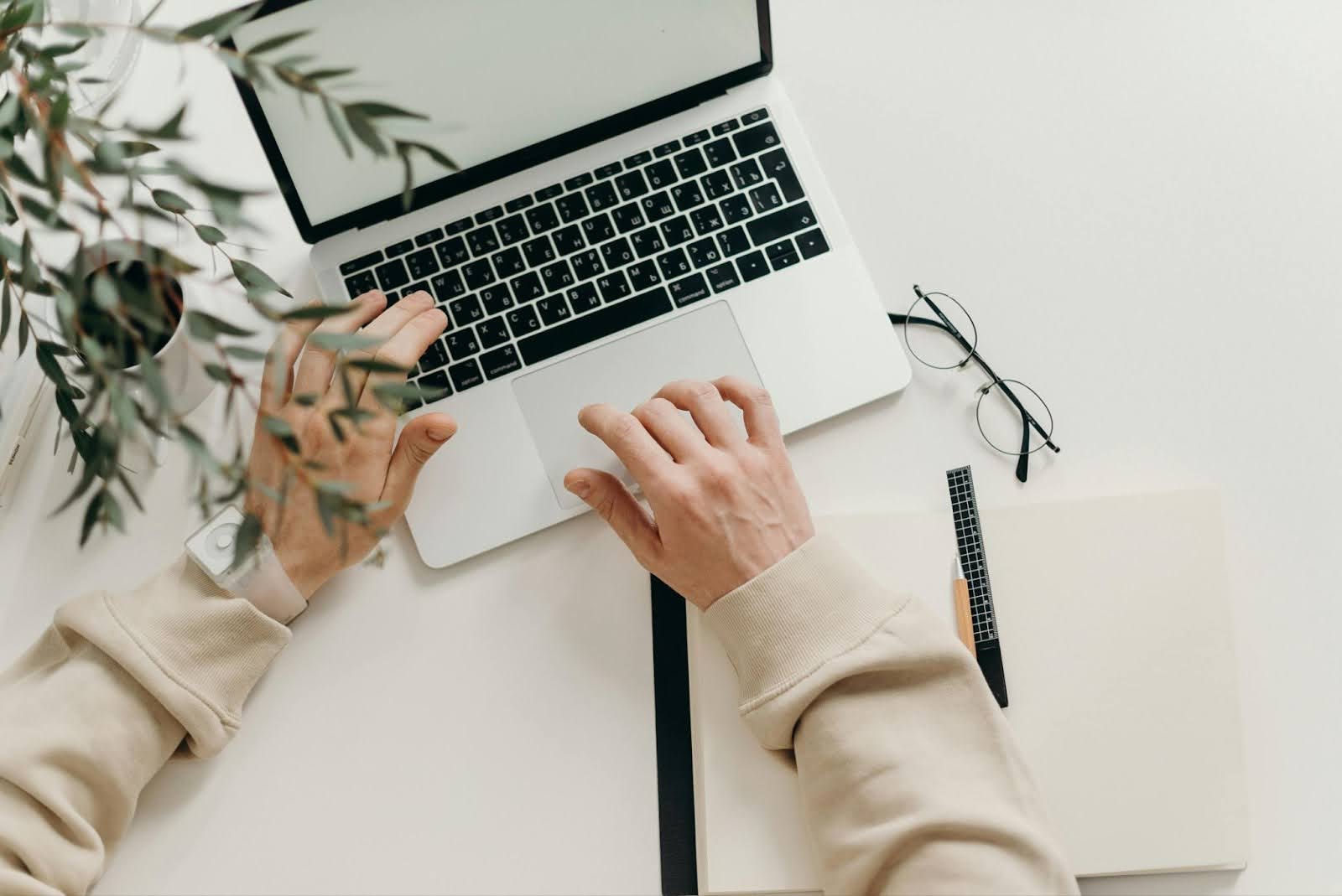 Feedly – co to jest i jak z niego korzystać w codziennej pracy marketingowej?